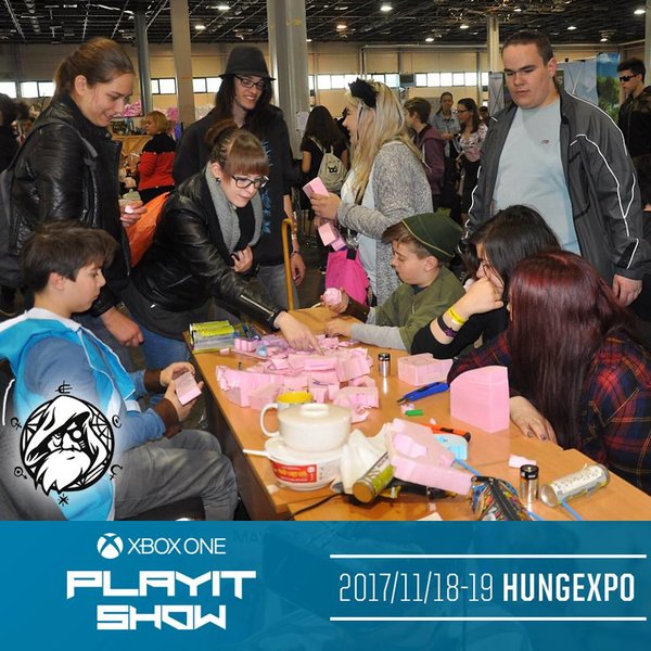 Mindenki kipróbálhatja az XPS nevű anyagot az Alkimista Labor pultjánál, a Cosplay Faluban!