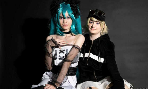 Photoshoot: Hatsune Miku & Kagamine Rin (Vocaloid – Lunathra & Õkami chan)