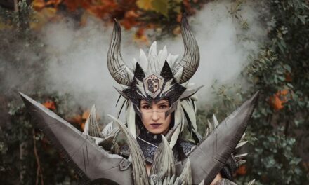 Photoshoot: Reikocakes (Monster Hunter World - Nergigante Armor)